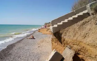 Жители Николаевки остались без 7 км пляжа