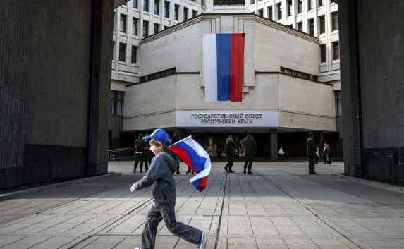 Крымский парламент утвердил закон о языках