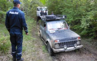 Севастопольские туристы застряли в крымском лесу (фото)