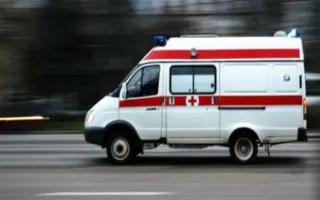 В Севастополе маршрутка сбила сотрудницу дорожной службы