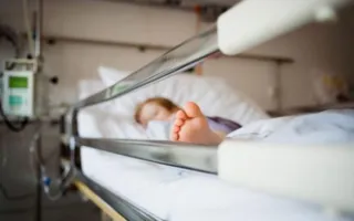 В Севастополе женщина выбросила двухлетнего сына в окно