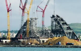Крымский мост построен более чем наполовину