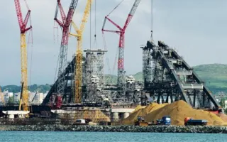 Автомобильную часть Крымского моста откроют раньше срока