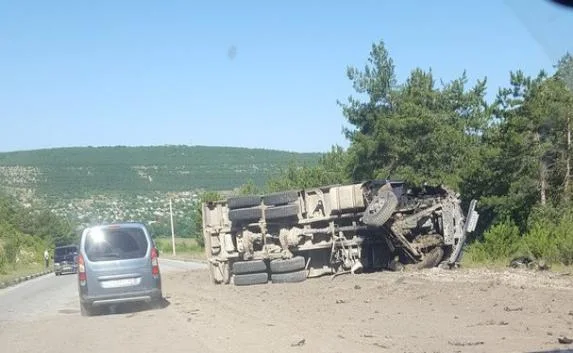 Стали известны подробности ДТП с фурами под Севастополем (фото, видео)