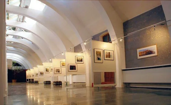 В Евпаторийской галерее «THEHARASHO» пройдет морская выставка (фото)
