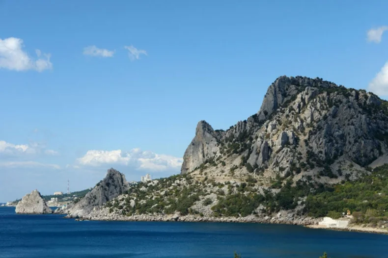 Московский подросток застрял на крымской горе Кошка