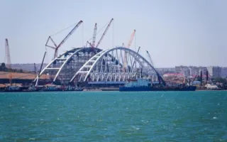 Автодорожная часть Крымского моста построена на 70% — глава Минтранса РФ