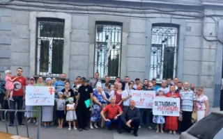 Верующие из Симферополя устроили молитвенное стояние против фильма «Матильда»