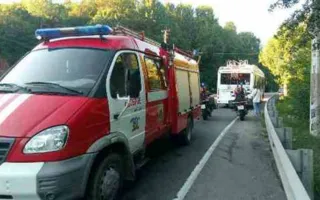 На крымской трассе загорелся троллейбус