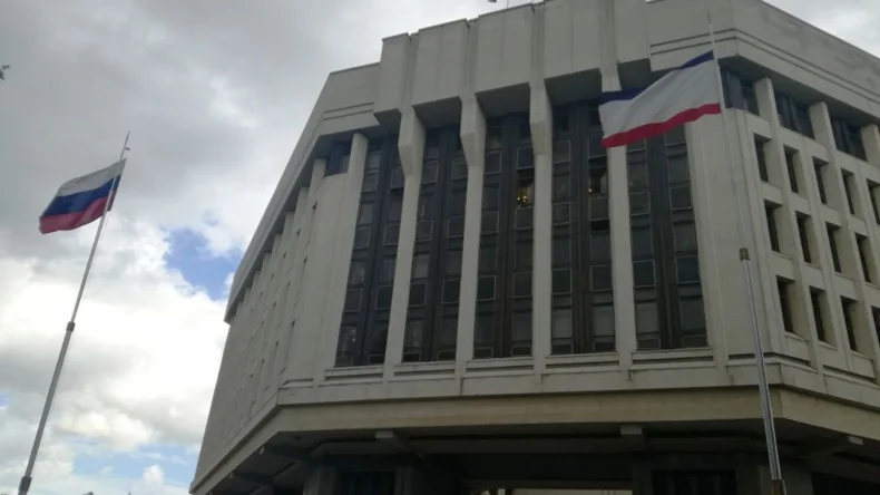Крымское правителство «избавилось» ещё от двух чиновников