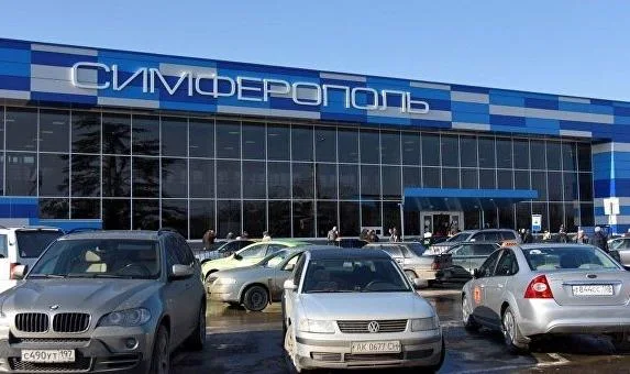 Причиной пробок в районе аэропорта Симферополя стал ремонт дороги