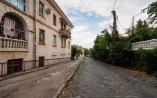 Власти Севастополя сохранят историческую брусчатку на ул. Василия Кучера