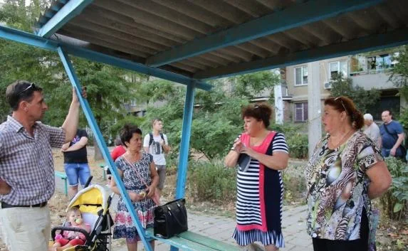 Керчане пожаловались на опасную дорогу к больнице у Вокзального шоссе (фото)