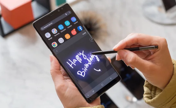 Samsung представила новый Note8 (видео)