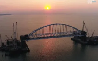 Железнодорожную арку Крымского моста подняли на проектную высоту (фото)