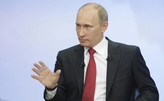 На выборах президента соперничать с Путиным будет женщина — СМИ 