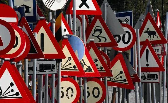 В России уменьшат размеры дорожных знаков