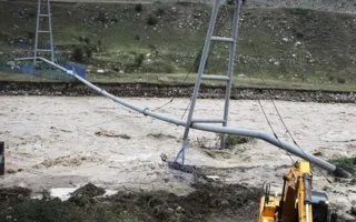 В районе схода селя на Эльбрусе разыскивают 400 туристов (фото, видео)