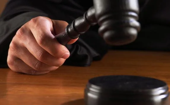 Севастопольские адвокат и чиновник заплатят по миллиону за участие во взяточничестве 
