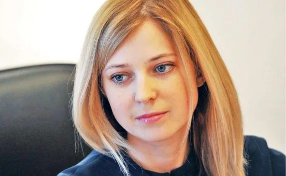 Поклонская заявила, что ей нельзя передавать «приветы» в соцсетях (фото)