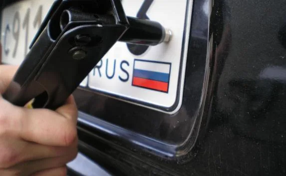 Автомобильные номера с чипами могут начать выдавать в России — СМИ 