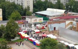 Здание кинотеатра обрушилось в Балашихе, есть пострадавшие (фото)