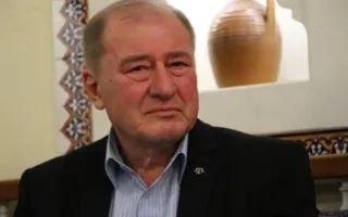 Замглавы крымско-татарского меджлиса Умеров получил два года колонии