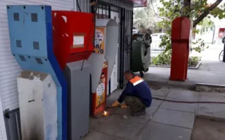 В Симферополе началась ликвидация незаконных платёжных терминалов (фото)