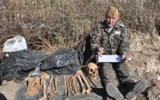 У здания филиала МГУ в Севастополе выкопали останки 12 бойцов ВОВ (фото, видео)