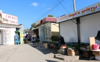В Севастополе уличные торговцы «тянут» электричество из жилых домов