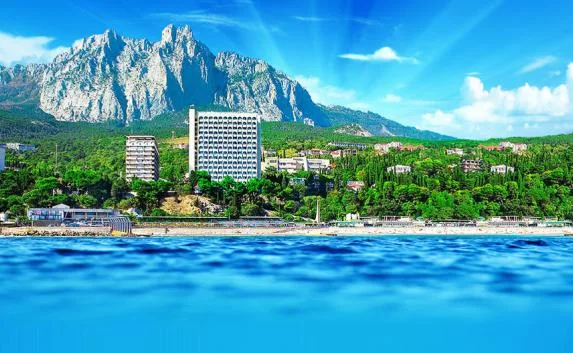 Власти Крыма продают санатории Ялты
