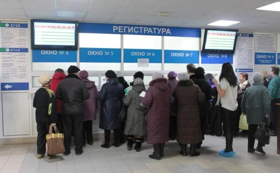 Новый регламент поможет устранить очереди в медучреждениях — Голенко