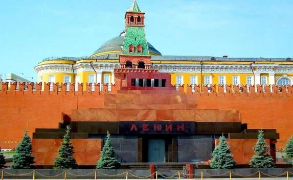 Захоронение Ленина и экономическое равноправие полов: дайджест новостей мира (фото, видео)