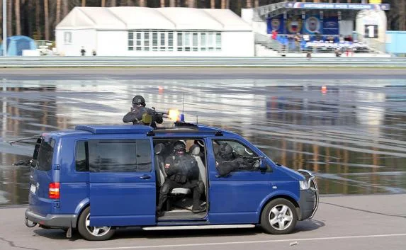 Автомобилям ФСО разрешат нарушать ПДД 