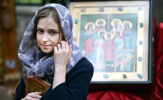 Отказ Медведева от выдвижения и худшие российские фильмы: новости мира (фото, видео)