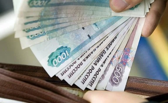 Прокуратура заставила директора спортклуба в Ленинском районе выплатить сотрудникам 620 000 рублей 