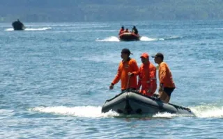 Затонувшее судно с 250 пассажирами и пожизненный срок за 700 килограммов героина: новости мира (фото, видео)