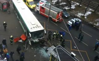 Влетевший в пешеходов автобус и 12 погибших при пожаре в Нью-Йорке: новости мира (фото, видео)