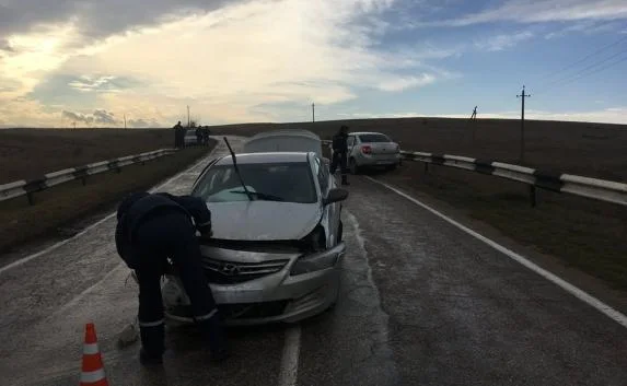 В Крыму столкнулись Lada и иномарка — пострадали трое (фото)
