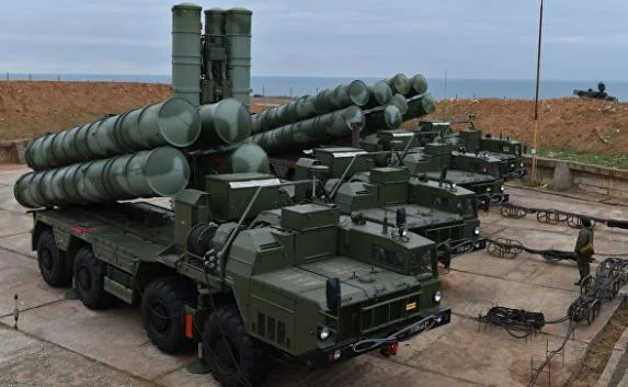 Дивизион С-400 заступил на дежурство в Севастополе (фото, видео)