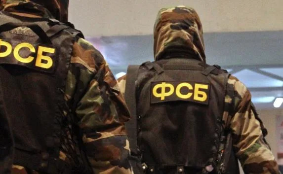 В Крыму «накрыли» подпольных цех, производивший 12 000 бутылок спиртного в неделю (видео)