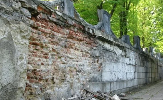Россиян попросили финансово помочь в восстановлении «Аллеи героев» во Львове