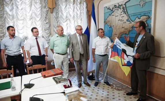 Киев завёл дела на немецких депутатов, приехавших в Крым
