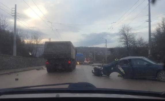 В Симферополе в результате ДТП легковушку разнесло на куски (фото, видео)