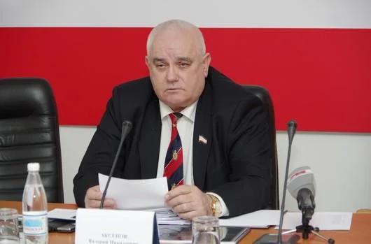 Аксёнов-старший займётся лицензированием крымских многоэтажек