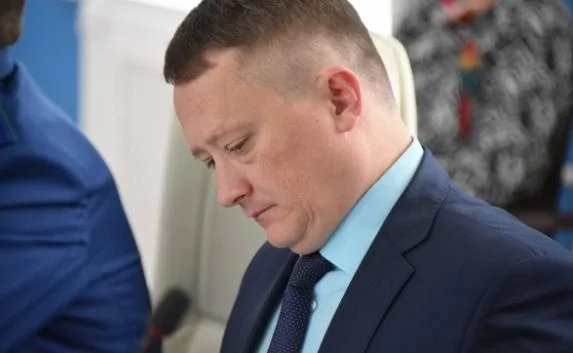 Закон об отзыве губернатора не приняли из-за лингвистических ошибок 