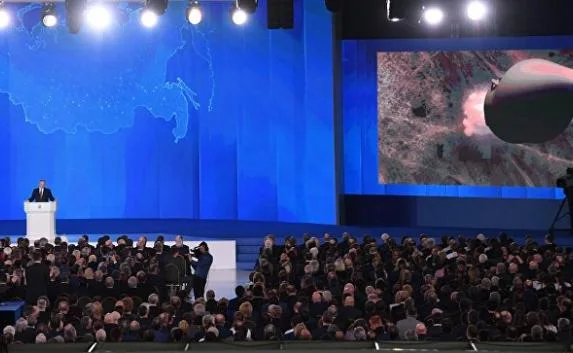 Послание Путина: Открытие движения по Крымскому мосту и «спящий» Кадыров (фото, видео)