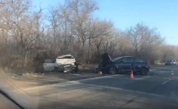 Под Красногвардейским столкнулись 4 авто, есть пострадавшие (фото, видео)