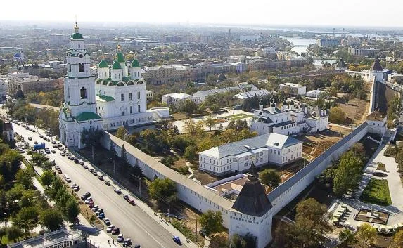Крымчанин продаёт Астраханский кремль через интернет (фото)