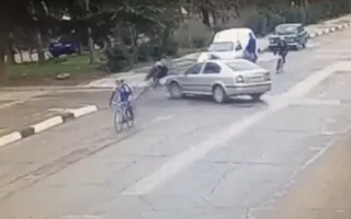 «Слепой» водитель снес группу велосипедистов в Алуште (видео)
